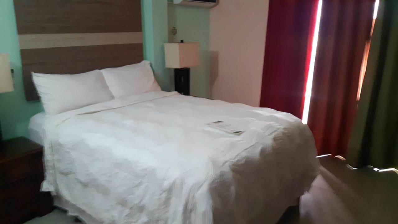 Bed and Breakfast Matthew'S Miracle View Roseau Exterior foto